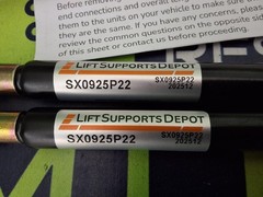 LIFT SUPPORT DEPOT SX0925P22 GAS SHOCK / STRUT – LOT OF 2 – BRAND NEW