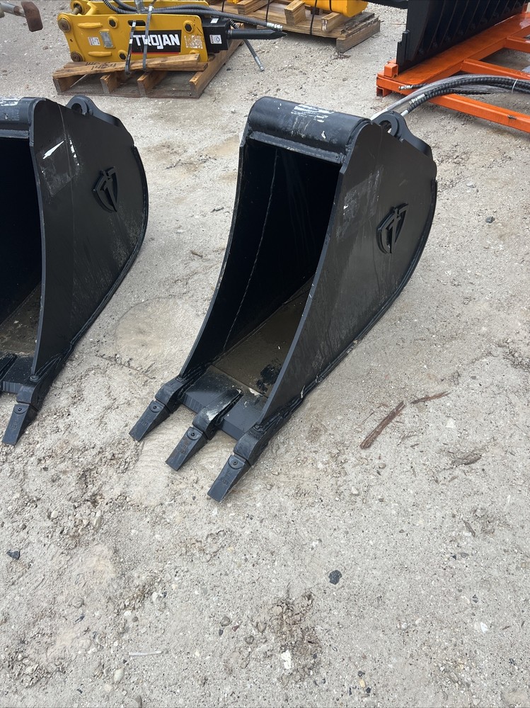 Wacker Neuson 12 Inch Tooth Bucket Mini Excavator Paladin Wain Roy Coupler New