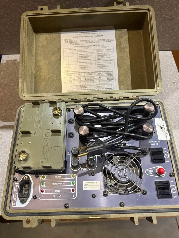 Bren-Tronics BTC-UN108 PP-8444A/U Military Battery Charger With J-6354/p adapter