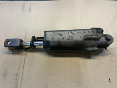 John Deere Tractor implement hydraulic lift R27421R cylinder