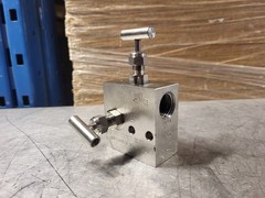 ANDERSON GREENWOOD CROSBY PTMVIS4SG Stainless Steel Manifold Valve