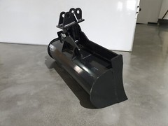 AGT 40in Tilting Bucket Capacity 0.05M³ for 0.8-1.8ton Mini Excavator Attachment