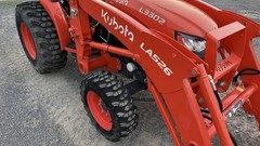 2023 KUBOTA L3302 TRACTOR WITH LA526 LOADER – 4X4 – HYDROSTATIC – LOW HR MACHINE