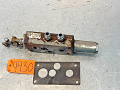 1979 Massey Ferguson MF 2775 Tractor Hydraulic Valve