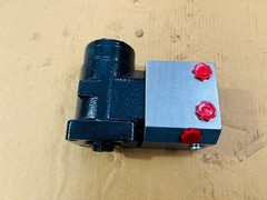 HYDROSTATIC STEERING UNIT FOR MAHINDRA TRACTOR 007207923D91 WITH ADAPTOR PLATE