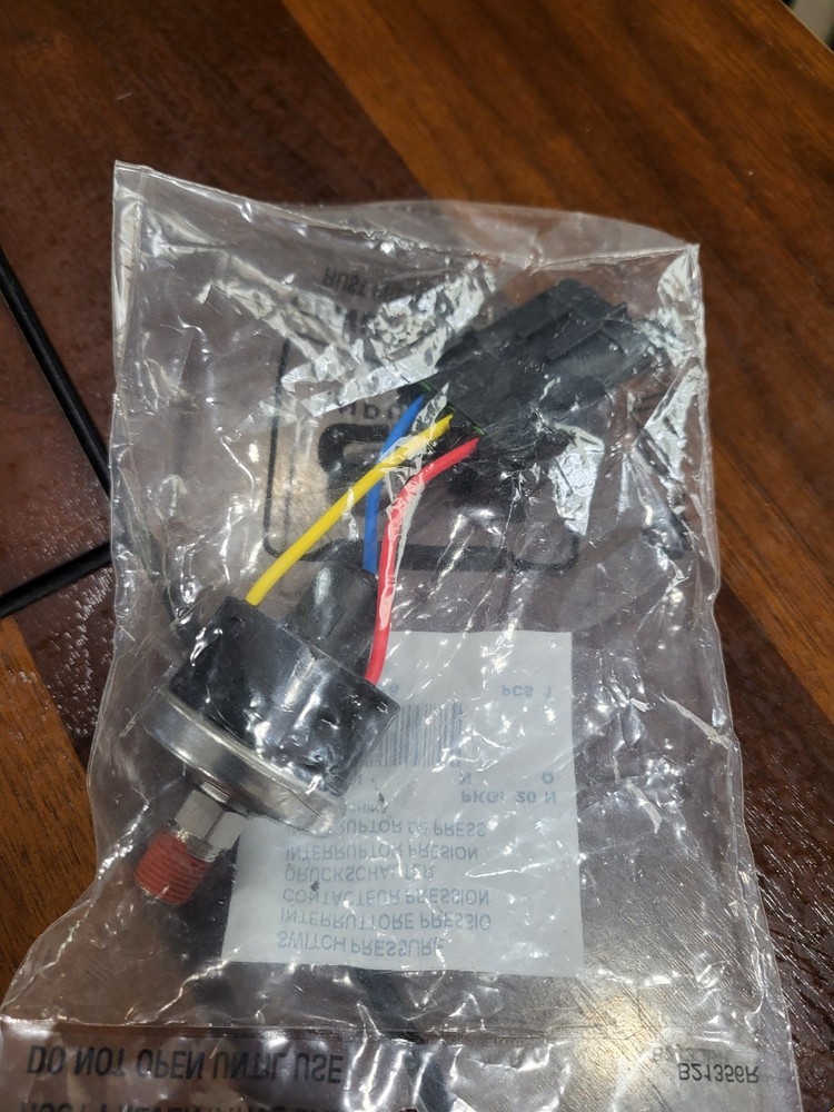 1964960C1 90443328 Pressure Sensor For Case combine setiger