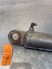 1979 Massey Ferguson 2775 Tractor 3pt Lift Cylinder