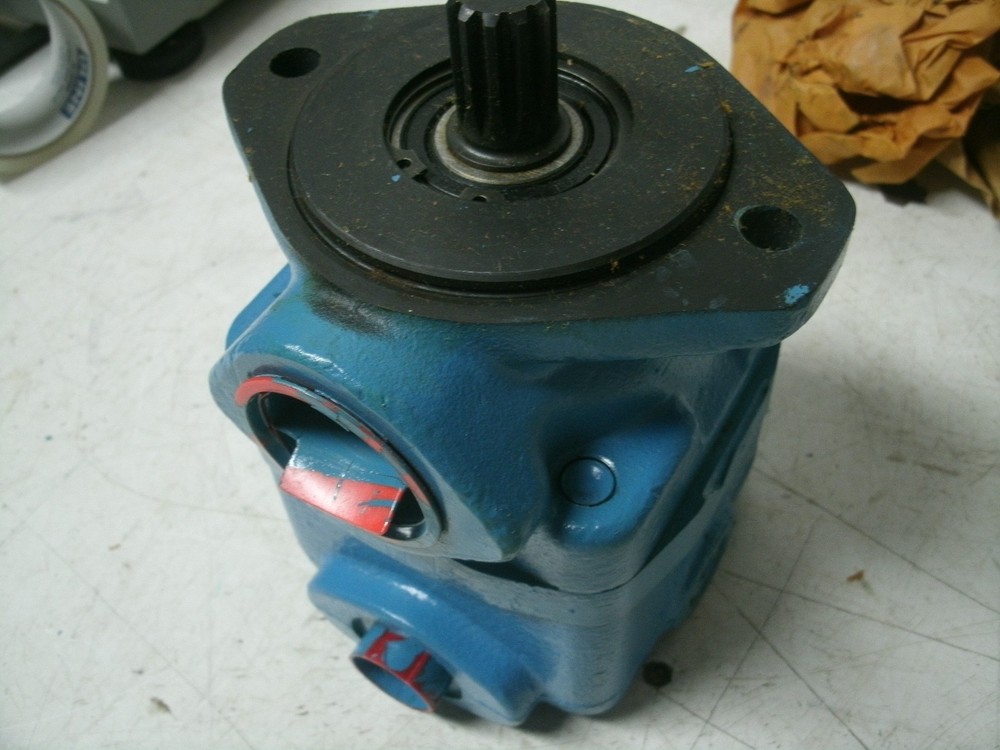 CUMMINS VICKERS HYDRAULIC POWER STEERING PUMP 708879 V20F1P6P38C4D11 PETERBILT
