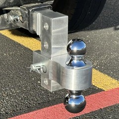 Uriah Products Adjustable Aluminum Hitch Mount with 2″ & 2.31″ Balls, Silver