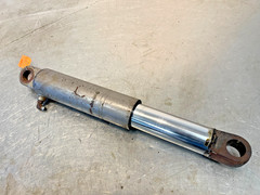 1979 Massey Ferguson 2775 Tractor 3pt Lift Cylinder