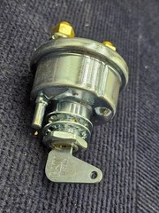 CAT 7N-0718: 24 Volt Battery Disconnect Switch Fits Excavators 330 L 320-A L