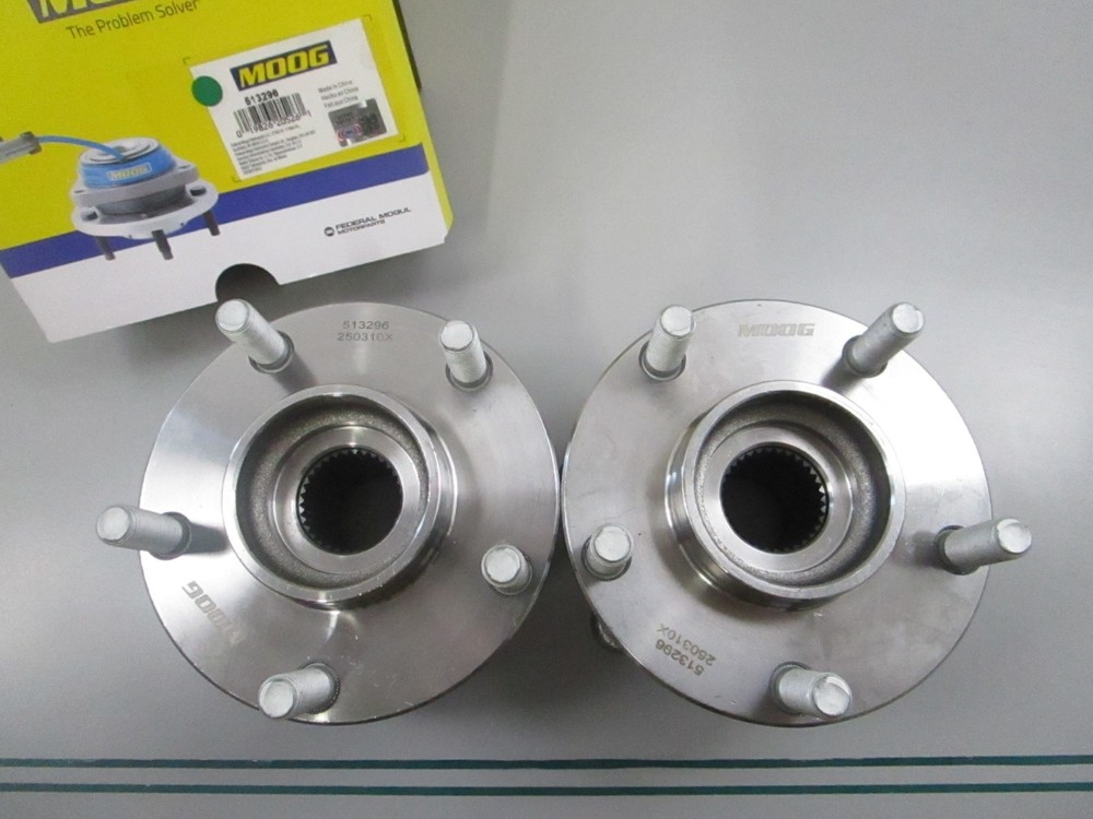 MOOG NEW Front Wheel Bearing Hub Assy 513296 NOS Part (LOT OF 2) 0810