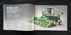1982 1983 JOHN DEERE 4420 6620 7720 8820 TITAN CORN BEAN COMBINE BROCHURE MINTY