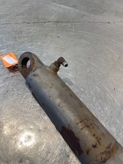 1979 Massey Ferguson 2775 Tractor 3pt Lift Cylinder