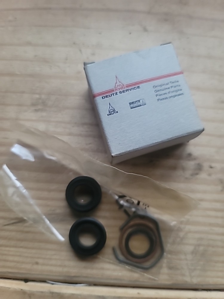 Genuine Deutz 04382941 Repair Kit New OEM NOS Same Deutz-Fahr KHD 4382941