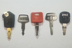 (5) Keys, Cat, Caterpillar, John Deere, Kato, Komatsu, Heavy Equipment…
