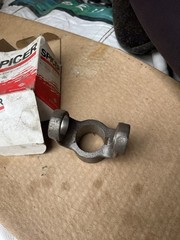 Spicer 2 4 1233 Yoke 1 1/2 Inch Bore New Old Stock
